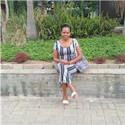 Native speaker with 15 years teaching and examining experience.